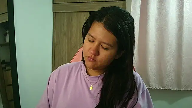 Oliviawatson1 online show from 03-13-26, 12:21