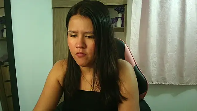 Oliviawatson1 online show from 01-11-26, 12:56