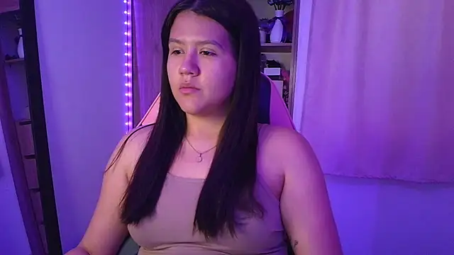 Snapshot of Oliviawatson1 chatting on 07-19-26, 12:02 Oliviawatson1 online show from 07-19-26, 12:02