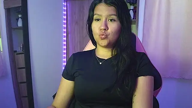 Oliviawatson1 online show from 11-27-25, 08:20