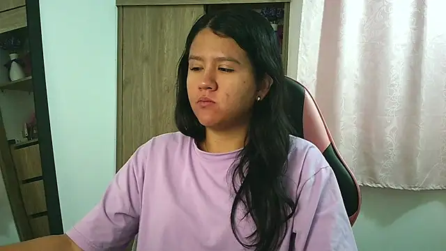 Oliviawatson1 online show from 11-25-25, 12:49