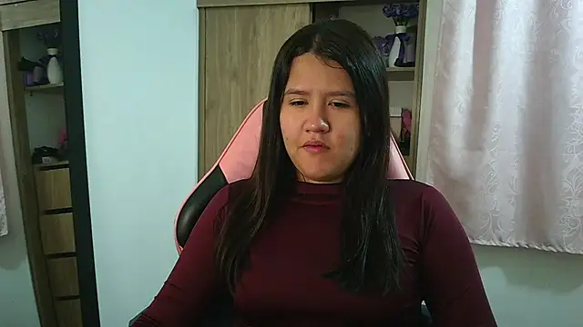 Snapshot of Oliviawatson1 chatting on 05-04-26, 12:08 Oliviawatson1 online show from 05-04-26, 12:08