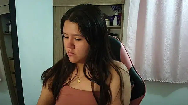 Snapshot of Oliviawatson1 chatting on 06-15-26, 12:05 Oliviawatson1 online show from 06-15-26, 12:05