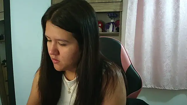 Snapshot of Oliviawatson1 chatting on 06-02-26, 12:27 Oliviawatson1 online show from 06-02-26, 12:27
