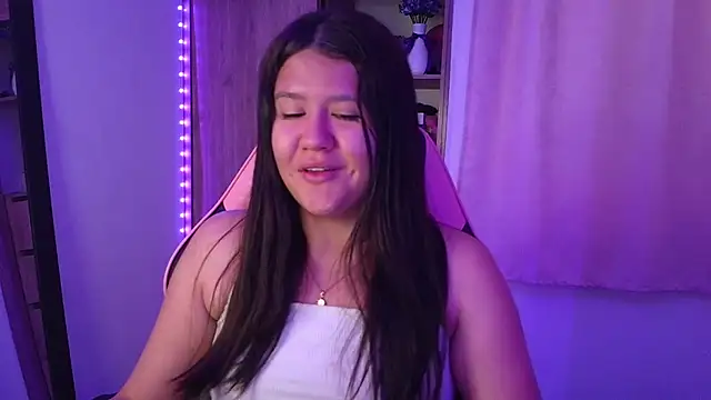 Snapshot of Oliviawatson1 chatting on 07-22-26, 12:29 Oliviawatson1 online show from 07-22-26, 12:29