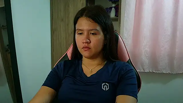 Oliviawatson1 online show from 04-05-26, 04:13