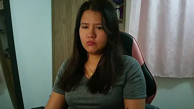 Oliviawatson1 online show from 04-09-26, 12:11