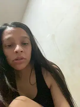 Snapshot of Evermorre chatting on 10-04-25, 04:58 Evermorre online show from 10-04-25, 04:58