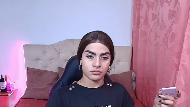 lailahdark online show from 10-15-25, 04:22