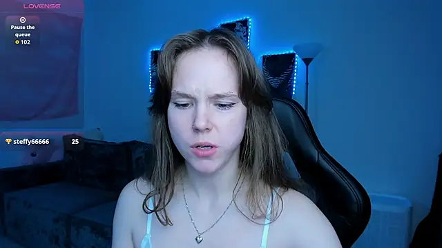 cute little ass online show from 09-10-25, 07:13