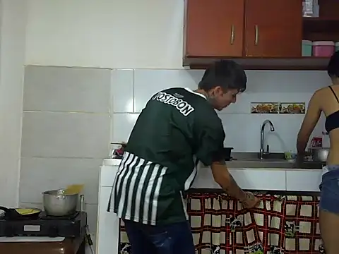 MeganAndMaxxh online show from 11-12-25, 01:21