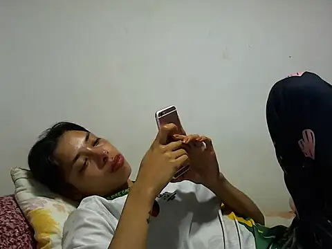 MeganAndMaxxh online show from 10-19-25, 04:48