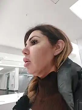 Snapshot of Alisasex@xh chatting on 01-06-25, 02:25 Alisasexxh online show from 01-06-25, 02:25