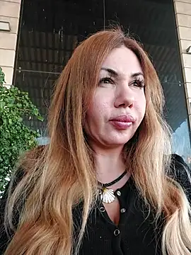 Snapshot of Alisasex@xh chatting on 10-15-25, 02:03 Alisasexxh online show from 10-15-25, 02:03