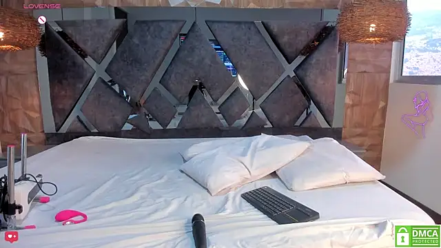 Selene  Lopez  online show from 02-10-26, 08:19