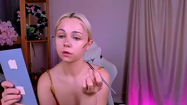 Charlotte Colinss online show from 09-24-25, 03:02