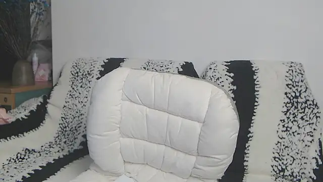 Suzie Wet Cave online show from 01-05-26, 05:27