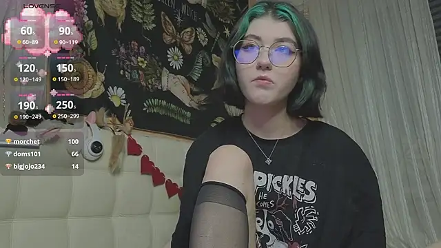 Snapshot of Miko_Meow chatting on 10-16-25, 08:00 Miko Meow online show from 10-16-25, 08:00