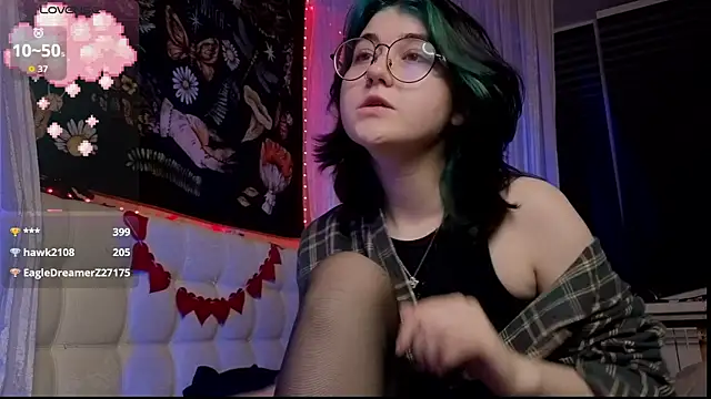 Snapshot of Miko_Meow chatting on 09-27-25, 04:13 Miko Meow online show from 09-27-25, 04:13