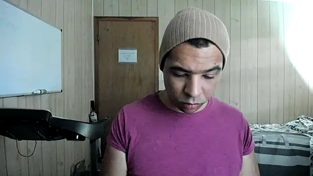 Snapshot of NaturalBeautyQueen chatting on 09-29-25, 01:17 NaturalBeautyQueen online show from 09-29-25, 01:17