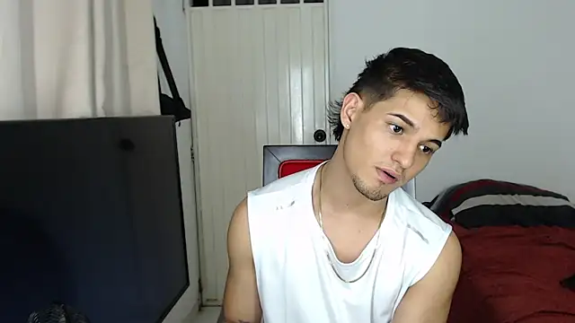 Alex mojica online show from 11-08-25, 05:11