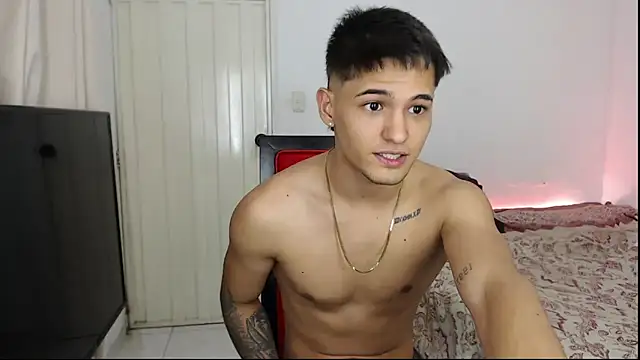 Alex mojica online show from 11-13-25, 02:54