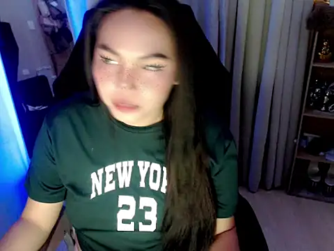 HolLyFaaCKer online show from 02-25-26, 06:19