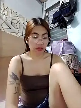 Snapshot of Deliciousgirl14 chatting on 10-13-25, 01:12 Deliciousgirl14 online show from 10-13-25, 01:12