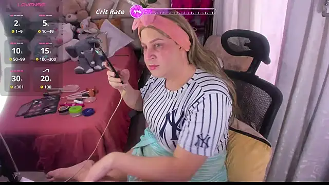 Snapshot of BarbieStyled chatting on 09-12-25, 09:25 BarbieStyled online show from 09-12-25, 09:25