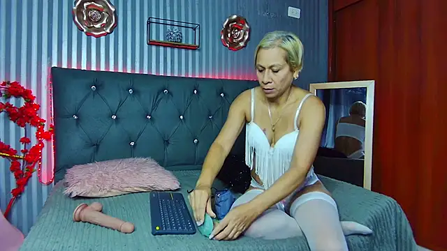 geminis milf online show from 10-03-25, 06:42