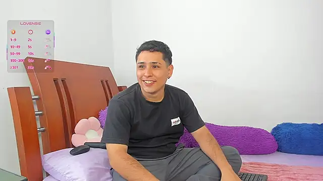 LordValdomero-00 online show from 03-12-26, 08:46