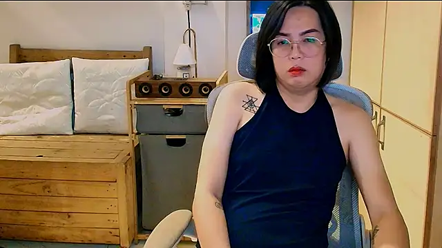 Snapshot of moriliciousxxx chatting on 01-17-26, 12:04 moriliciousxxx online show from 01-17-26, 12:04