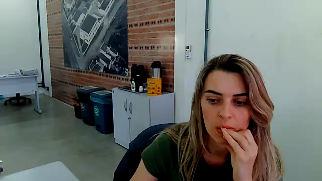 SweetGraciosa online show from 12-05-25, 05:55