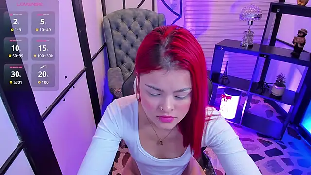 NahomiRichards  online show from 11-18-25, 05:22