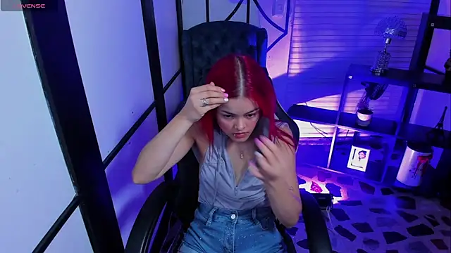 NahomiRichards  online show from 09-26-25, 05:03