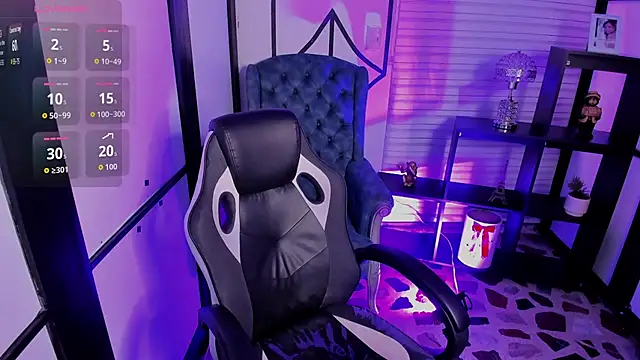 NahomiRichards  online show from 10-28-25, 09:19