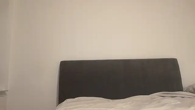prettyykitty22 online show from 06-15-26, 03:40