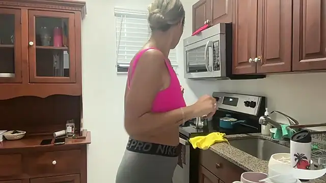 prettyykitty22 online show from 01-14-26, 08:34