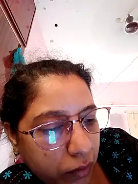 Snapshot of thanusi_2 chatting on 09-23-25, 02:07 thanusi 2 online show from 09-23-25, 02:07