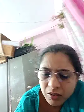 Snapshot of thanusi_2 chatting on 09-29-25, 04:23 thanusi 2 online show from 09-29-25, 04:23