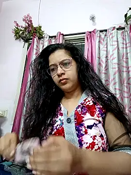 Snapshot of thanusi_2 chatting on 11-09-25, 12:42 thanusi 2 online show from 11-09-25, 12:42