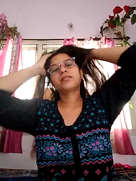 Snapshot of thanusi_2 chatting on 11-06-25, 05:22 thanusi 2 online show from 11-06-25, 05:22