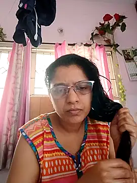 Snapshot of thanusi_2 chatting on 09-25-25, 06:19 thanusi 2 online show from 09-25-25, 06:19