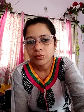 Snapshot of thanusi_2 chatting on 11-17-25, 10:08 thanusi 2 online show from 11-17-25, 10:08