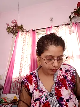 Snapshot of thanusi_2 chatting on 10-22-25, 06:13 thanusi 2 online show from 10-22-25, 06:13