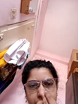 Snapshot of thanusi_2 chatting on 11-11-25, 07:03 thanusi 2 online show from 11-11-25, 07:03