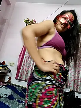 Snapshot of thanusi_2 chatting on 04-18-26, 04:20 thanusi 2 online show from 04-18-26, 04:20