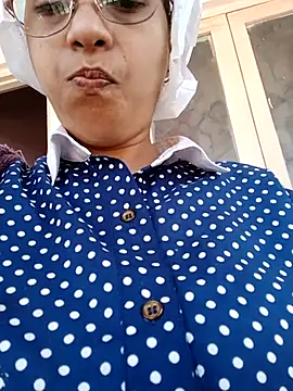 Snapshot of thanusi_2 chatting on 01-08-26, 04:40 thanusi 2 online show from 01-08-26, 04:40