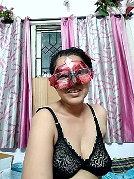 Snapshot of thanusi_2 chatting on 05-07-26, 05:49 thanusi 2 online show from 05-07-26, 05:49