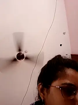 Snapshot of thanusi_2 chatting on 10-20-25, 07:09 thanusi 2 online show from 10-20-25, 07:09